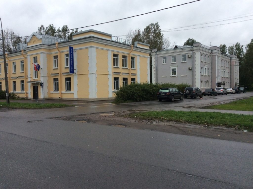 Вторая Комсомольская улица. Малоэтажные дома.