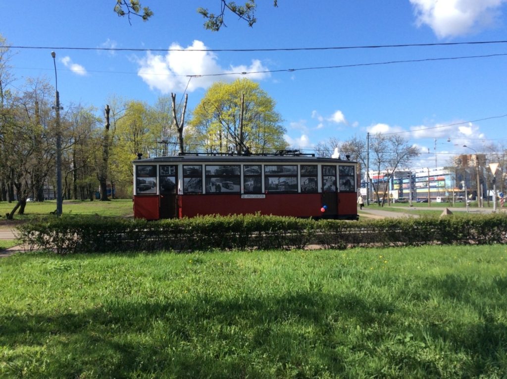 Памятник блокадному трамваю в Автово
