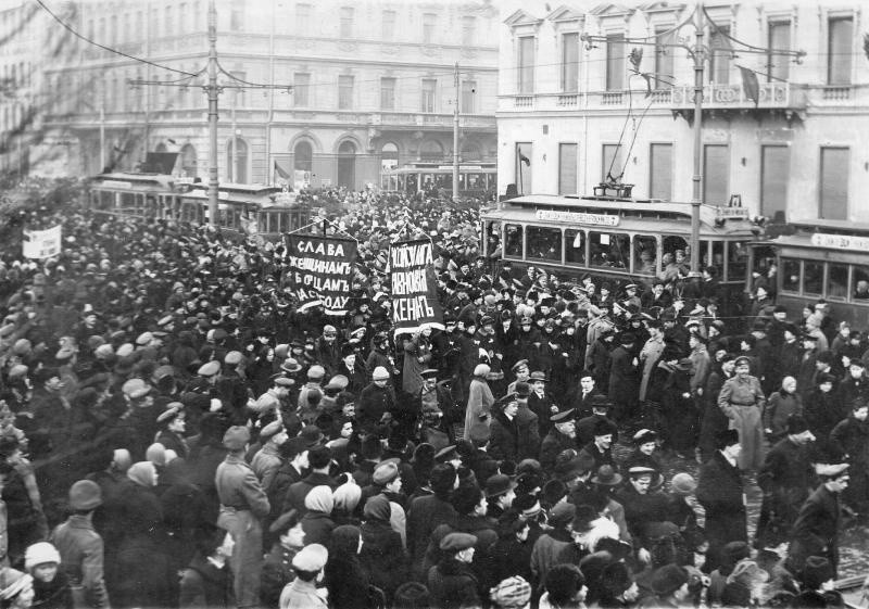 Демонстрация за права женщин в Петрограде
