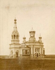 Церковь святой мученицы царицы Александры. Бабигонский холм. Церковь в Низино